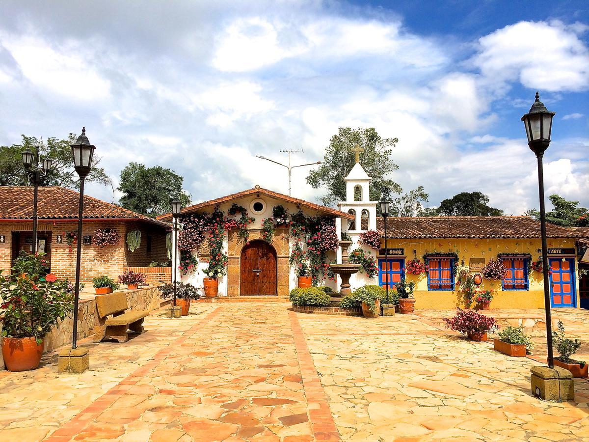 Cabanas La Carolina - Mesa De Los Santos Los Santos  Dış mekan fotoğraf
