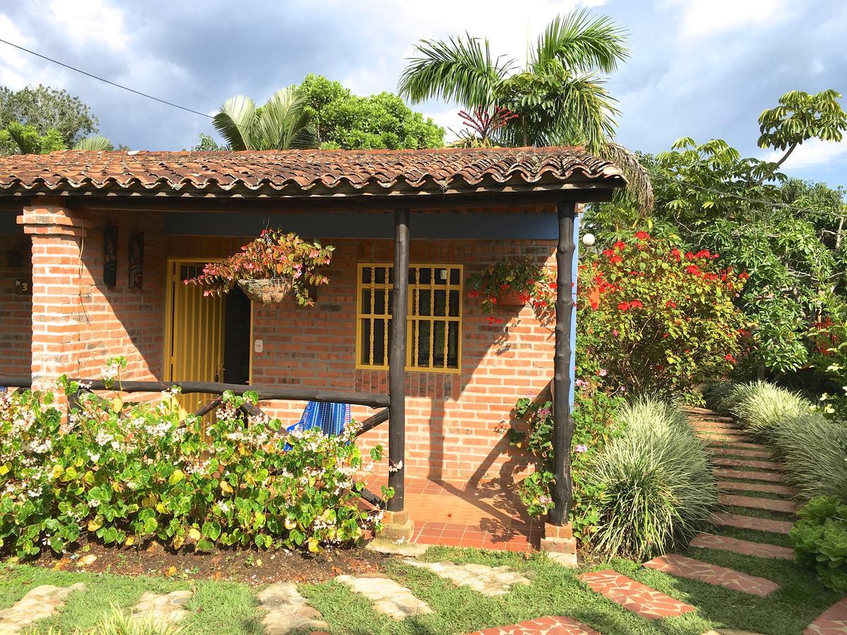 Cabanas La Carolina - Mesa De Los Santos Los Santos  Dış mekan fotoğraf